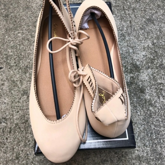 🌟Women's New NUDE Nubuck Ankle Strap Flats - Picture 3 of 5